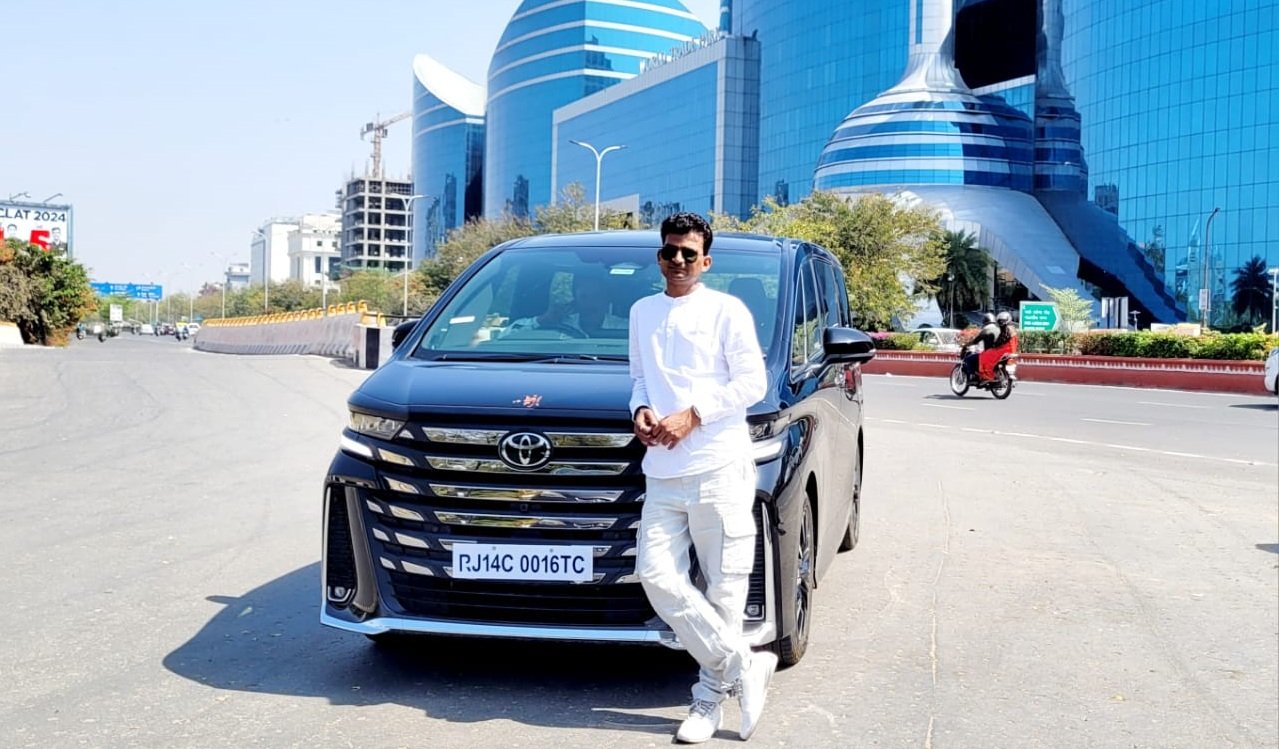 Toyota welfare Car Hire in Jaipur